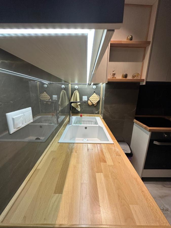 Golden Rose Apartment เทสซาโลนิกิ ภายนอก รูปภาพ